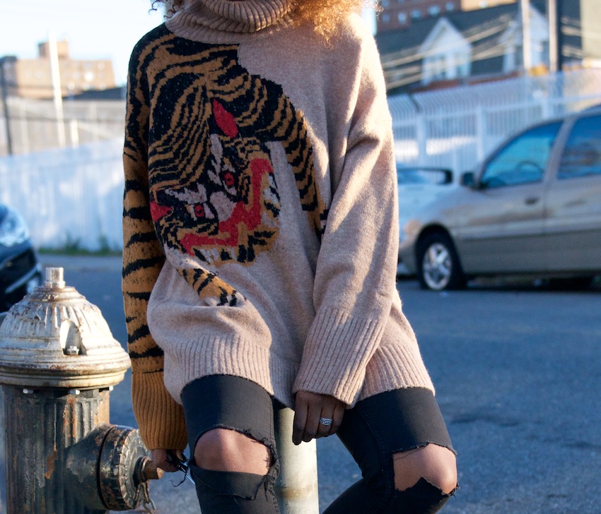 sweaters, tiger sweater, gucci water, slouchy sweaters, fashion bloggers, denim, black skinny jeans, skinny jeans