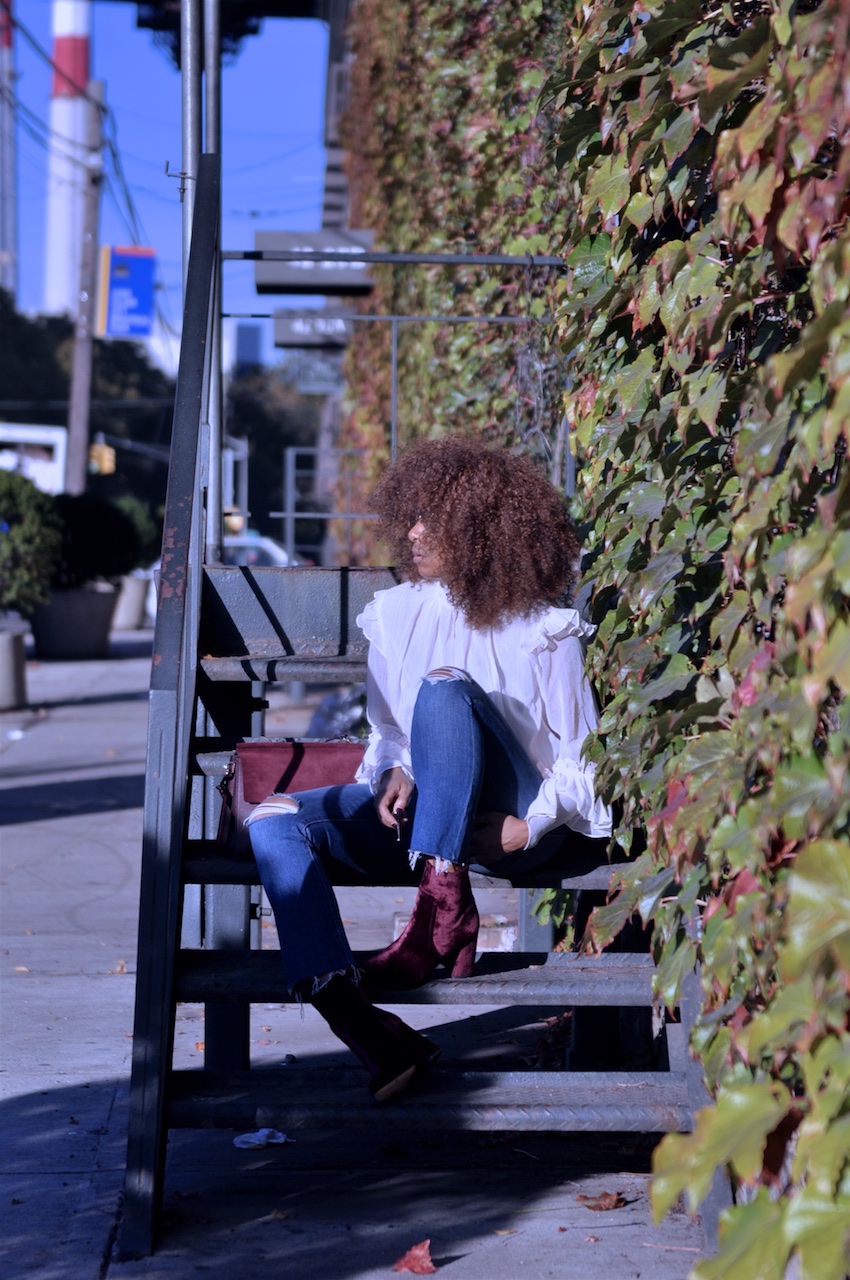 Chloe faye bag with velvet boots and Madewell vintage high waist jeans