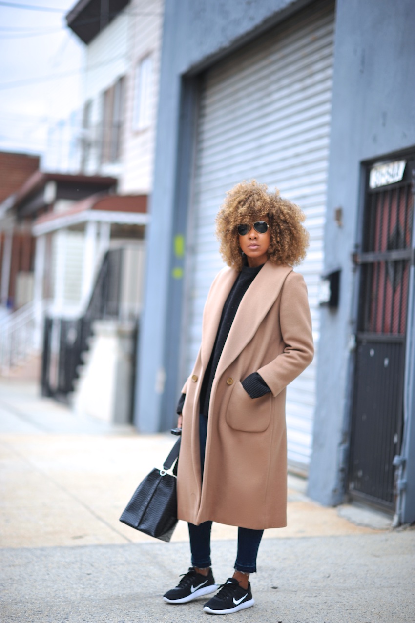 Karen Blanchard the fashion blogger wearing a long vintage camel coat and zara bucket bag