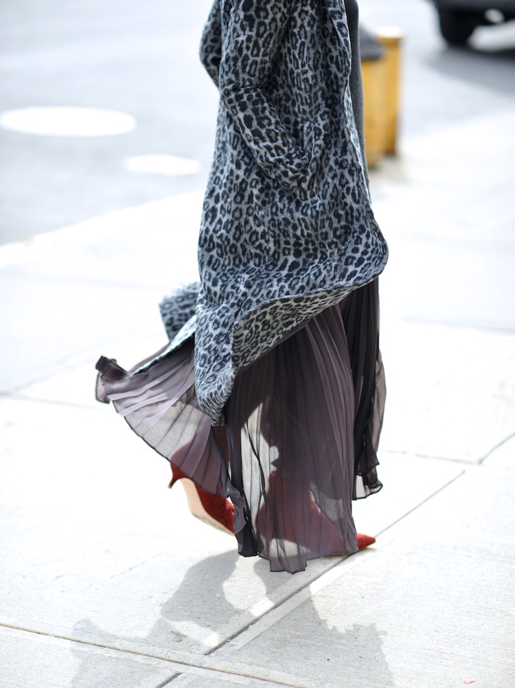 pleated maxi skirt and zara kitten heel boots